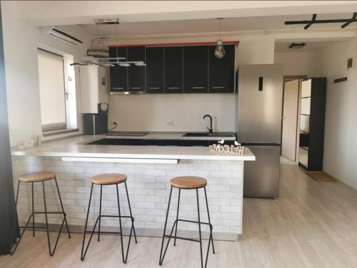 Кухня или мини-кухня в Cozy Apartment with Fireplace
