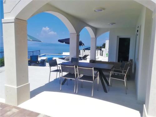 Villa Glory Grande with swimmingpool and panoramic sea view