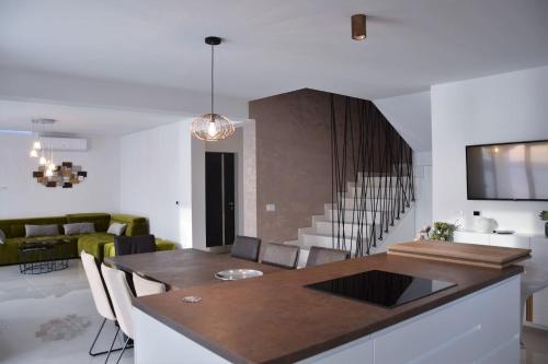 Villa Glory Grande with swimmingpool and panoramic sea view