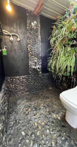 Un baño de Aloha Riverside