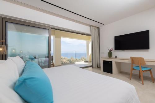 Televisyen dan/atau pusat hiburan di Tsamis Zante Suites