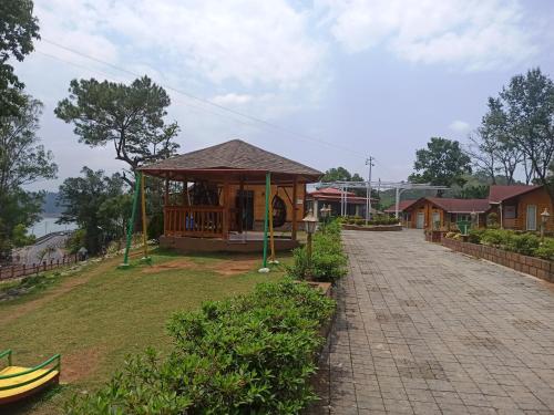 Zahrada ubytování Rishat Sngi Orchid Resort, Shillong
