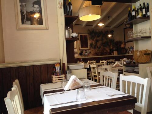 Restaurant ou autre lieu de restauration dans l'établissement OPERAPRIMASUITE