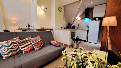 Dapur atau dapur kecil di COSY STUDIO-LOFT climatisé