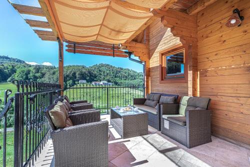 Μπαλκόνι ή βεράντα στο House Of Nature With Sauna And Tents - Happy Rentals