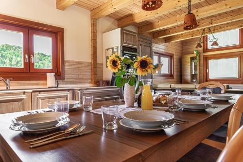 Φωτογραφία από το άλμπουμ του House Of Nature With Sauna And Tents - Happy Rentals σε Planina pri Sevnici