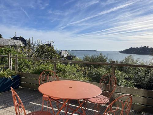 Appartement avec vue sur mer, proche plage, terrasse et parking à Perros-Guirec - FR-1-368-417