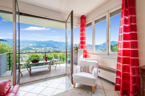 Pazzallo Panoramica with Balcony and Garage - Happy Rentals
