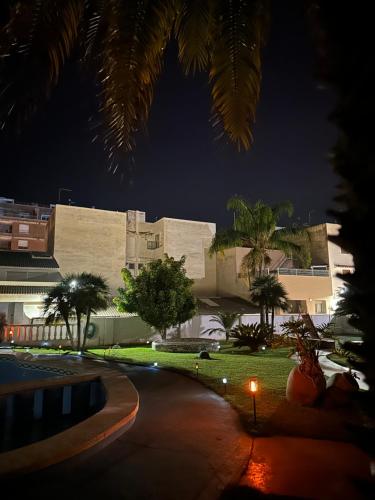 Bazén v ubytování HOTEL MIRAMAR nebo v jeho okolí