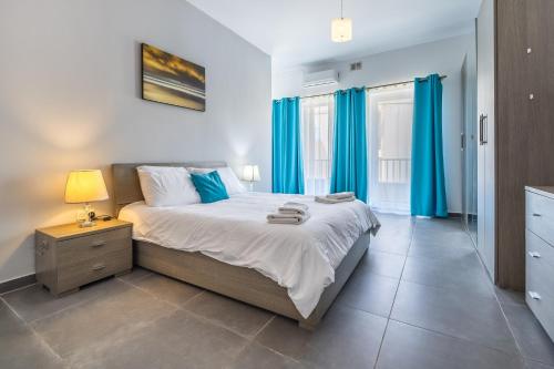 Foto Private duplex home in the heart of St Julians 1