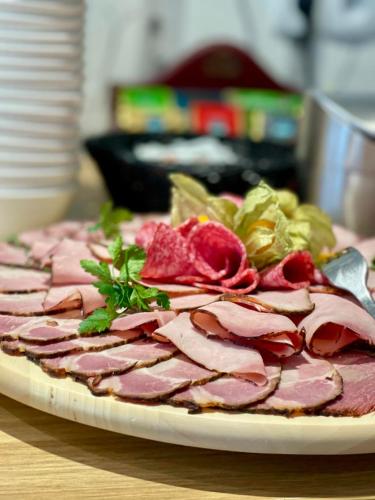 Jídlo v aparthotelu nebo okolí