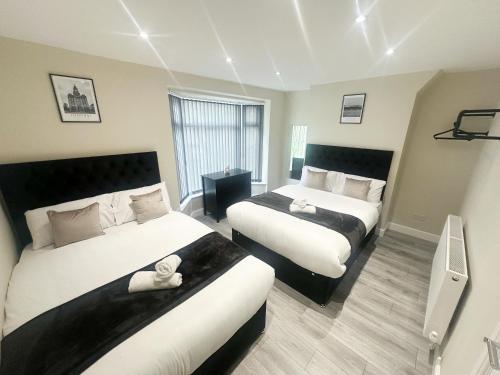 4 Bedroom, Sleeps 8, Free Parking, 5 mins from LFC, 15 Mins City Centre photo 9