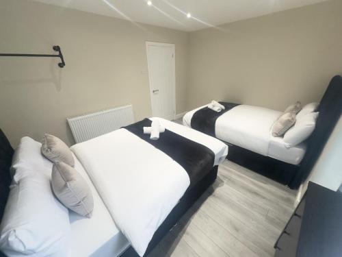 4 Bedroom, Sleeps 8, Free Parking, 5 mins from LFC, 15 Mins City Centre photo 11