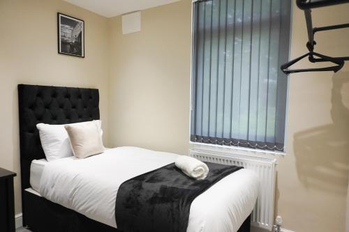 4 Bedroom, Sleeps 8, Free Parking, 5 mins from LFC, 15 Mins City Centre photo 24
