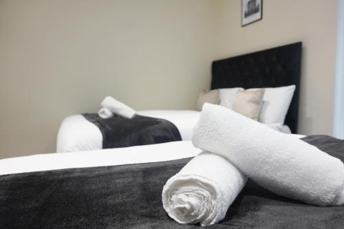 4 Bedroom, Sleeps 8, Free Parking, 5 mins from LFC, 15 Mins City Centre photo 29