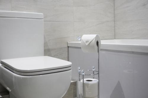 4 Bedroom, Sleeps 8, Free Parking, 5 mins from LFC, 15 Mins City Centre photo 34