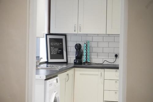 4 Bedroom, Sleeps 8, Free Parking, 5 mins from LFC, 15 Mins City Centre photo 43