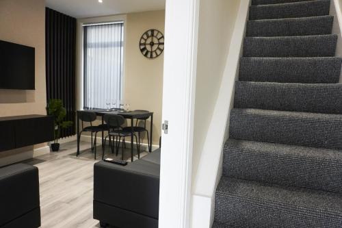 4 Bedroom, Sleeps 8, Free Parking, 5 mins from LFC, 15 Mins City Centre photo 46