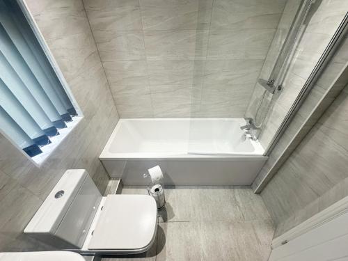 4 Bedroom, Sleeps 8, Free Parking, 5 mins from LFC, 15 Mins City Centre photo 57