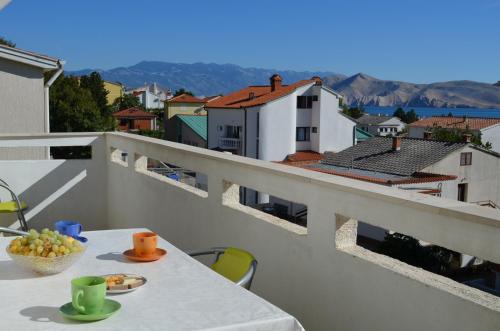 Apartments Sersic Baska