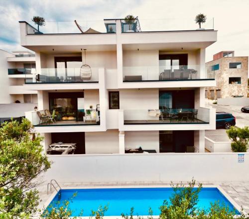 Luxury Apartment PalmView mit Whirlpool und Terrasse