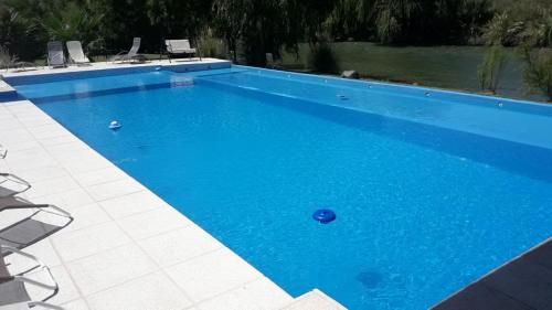 Kolam renang di atau dekat dengan Jardines del Atuel