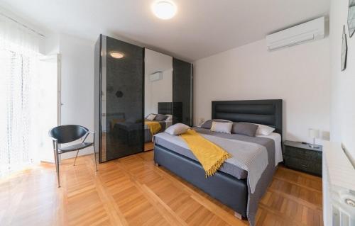 Luxury villa with a swimming pool Zadar - Diklo, Zadar - 22230