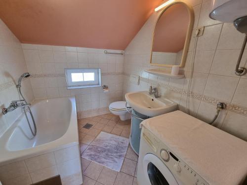Apartments with parking space Crikvenica - 22516