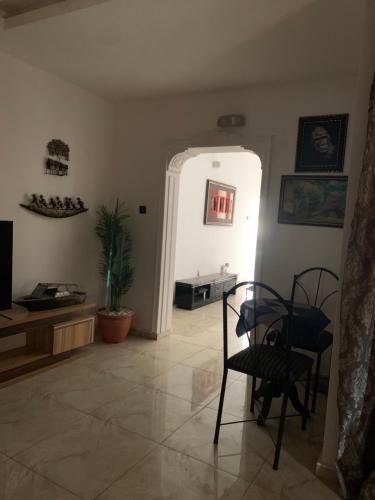 Μια τηλεόραση ή/και κέντρο ψυχαγωγίας στο Stay with Ann