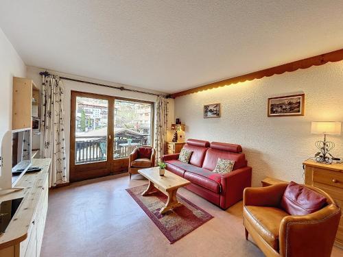 Photo de la galerie de l'établissement Appartement 2P avec Balcon au Centre de Combloux, Parking, Wifi, Proche Commodités - FR-1-560-128, à Combloux