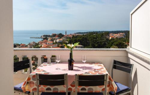 Amazing Apartment In Banjol With Wifi