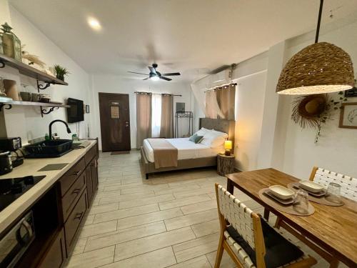 Voodi või voodid majutusasutuse Stylish Apartments - 10 Minutes to Airport & Water Taxi, close to Best Western toas