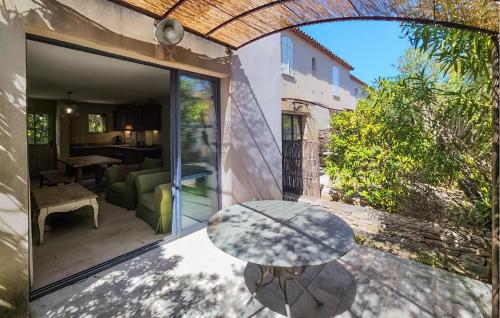 Amazing Home In Saint-Laurent-De-La-Cabrerisse