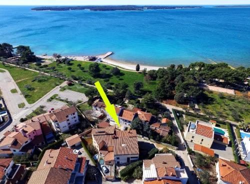 Bird's-eye view ng Ferienwohnung für 3 Personen ca 26 qm in Fažana, Istrien Istrische Riviera