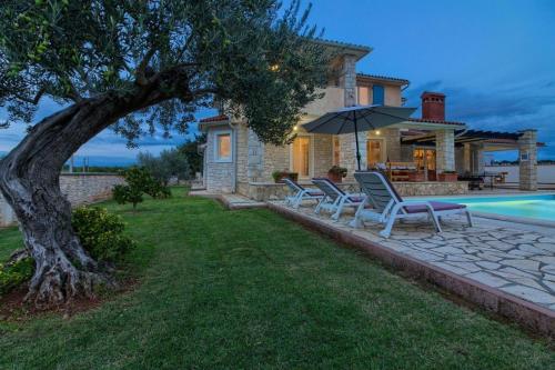 Ferienhaus mit Privatpool für 9 Personen ca 200 qm in Gajana, Istrien Istrische Riviera