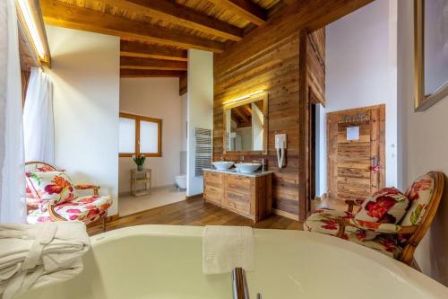 Fotografie z fotogalerie ubytování Penthouse spa access , 6 bedroom, 6 baths by Jolidi v destinaci Nendaz