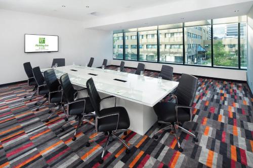 Holiday Inn Hotel & Suites - Montreal Centre-ville Ouest by IHG Image