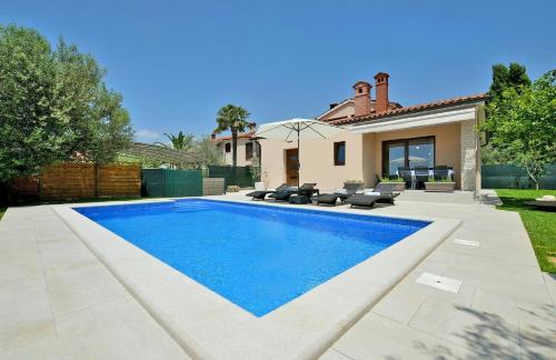 Ferienhaus mit Privatpool für 6 Personen ca 100 qm in Galižana, Istrien Istrische Riviera