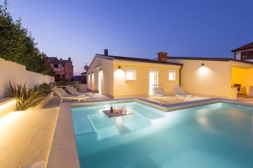 Ferienhaus mit Privatpool für 7 Personen ca 110 qm in Banjole, Istrien Istrische Riviera