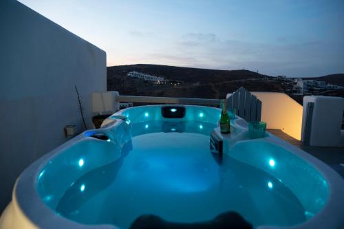 Seaview Mesonette with private Hot tub