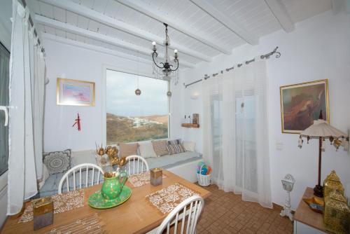 Seaview Mesonette with private Hot tub