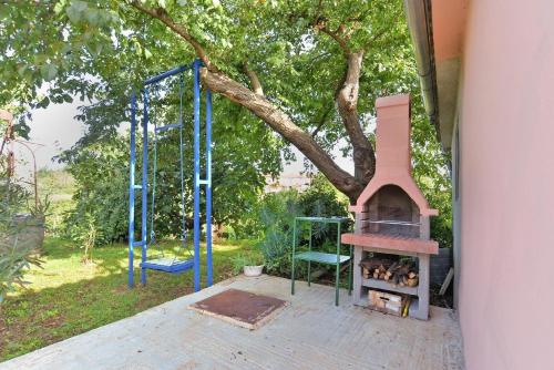 Ο χώρος παιχνιδιού για παιδιά στο Ferienwohnung für 5 Personen ca 64 qm in Peresiji, Istrien Binnenland von Istrien