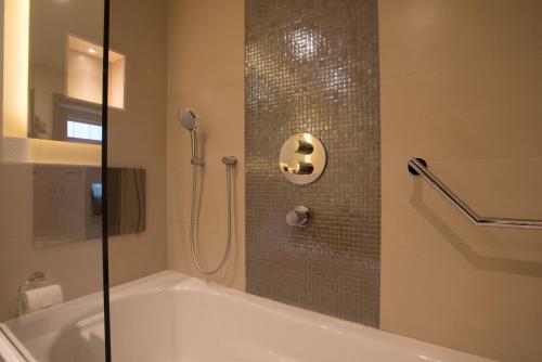 Ванна кімната в St George's Hotel - Wembley