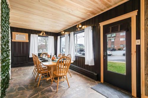 Gallery image of 4-bedroom-Private cozy backyard w firepit in Ephrata