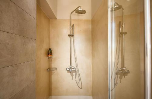 Ένα μπάνιο στο Yasmine Apartments and Rooms