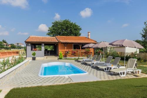 Ferienhaus mit Privatpool für 6 Personen ca 90 qm in Pula, Istrien Istrische Riviera