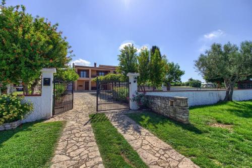 Gallery image of Ferienhaus mit Privatpool für 5 Personen ca 100 qm in Gajana, Istrien Istrische Riviera in Mednjan