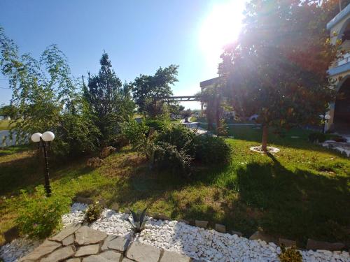 Un jardín fuera de Porto Vistonis