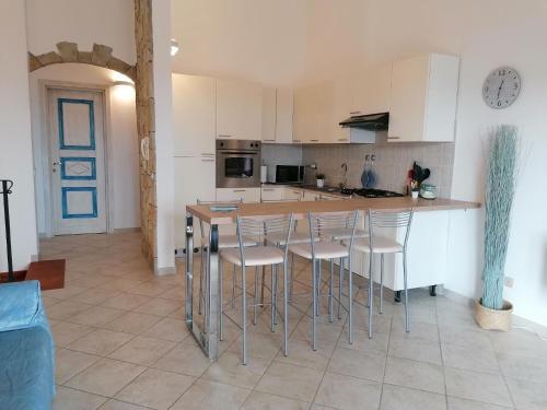 Küche/Küchenzeile in der Unterkunft Studio für 4 Personen ca 70 qm in La Ciaccia, Sardinien Anglona