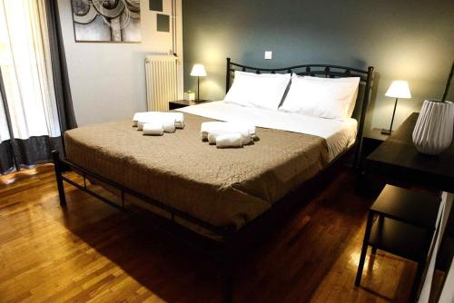 Ένα ή περισσότερα κρεβάτια σε δωμάτιο στο Cozy Luxury Apartment in Neos Kosmos